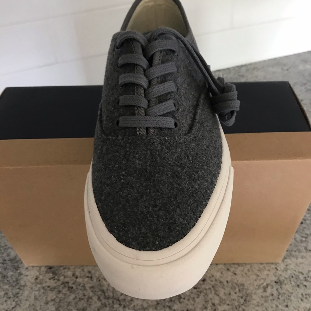 SeaVees Sneakers - Picture 4 of 15